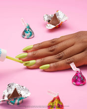 Sally Hansen Insta - Dri x Hershey's Kisses Collection Nail Polish, 724 KISSES on my mind - A1 Great Deals - Sally Hansen - 3616305492432