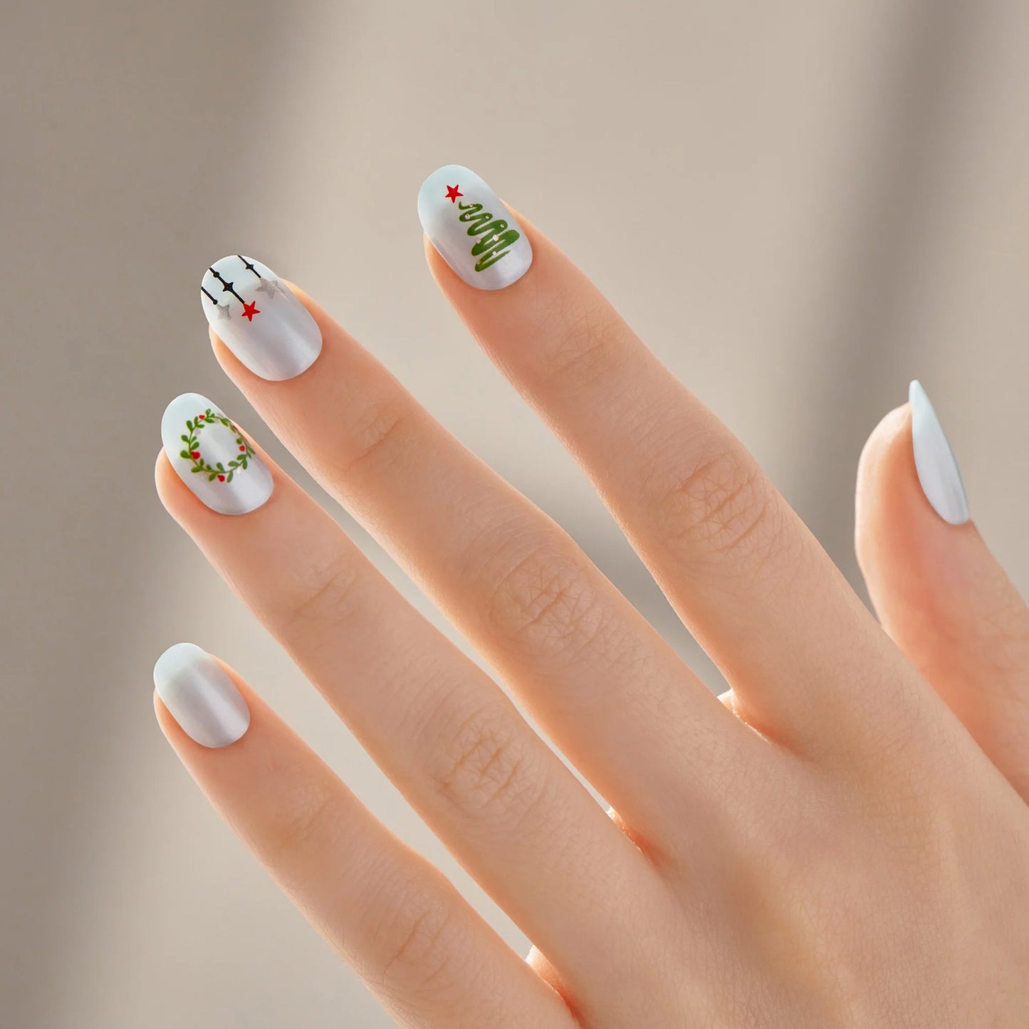 KISS imPRESS Press-On Holiday Nails, 93126 Frosty Tale